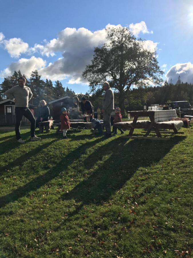 Bjoersjoeas Vildmark - Small Camping Cabin Close To Nature Olofstorp Buitenkant foto